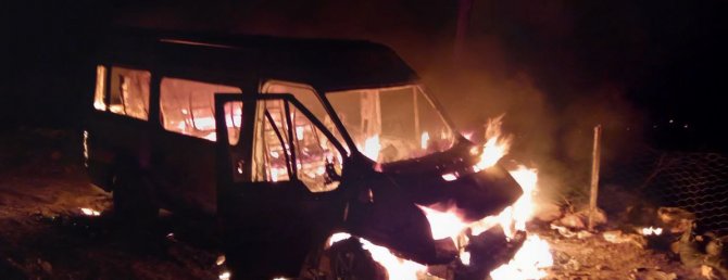 Minibüsünün Yanışını Gözyaşları İle İzledi