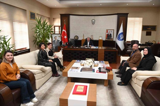 Çorum’un İlk Kadın Dergisi “İ̇lvanlım” Çıktı