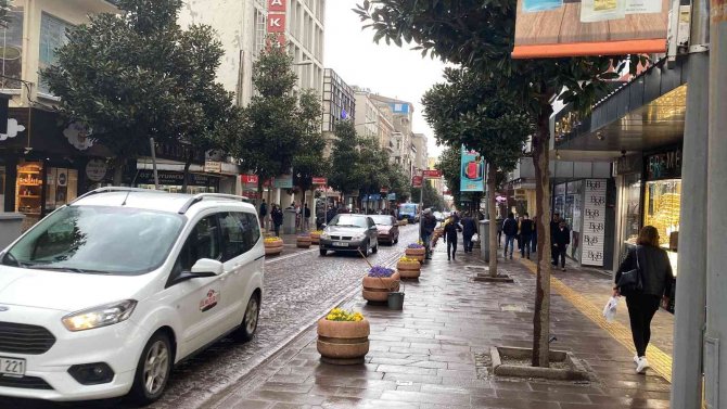 Balıkesir’de Sağanak Yağış Etkili Oldu