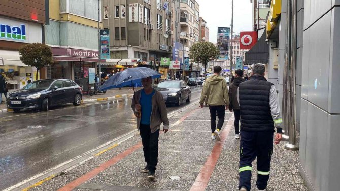 Balıkesir’de Sağanak Yağış Etkili Oldu