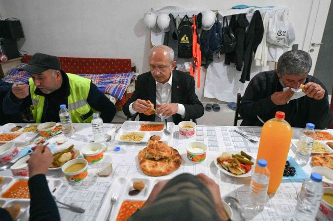 Chp Lideri Kılıçdaroğlu, İşçilerin İftar Sofrasına Konuk Oldu