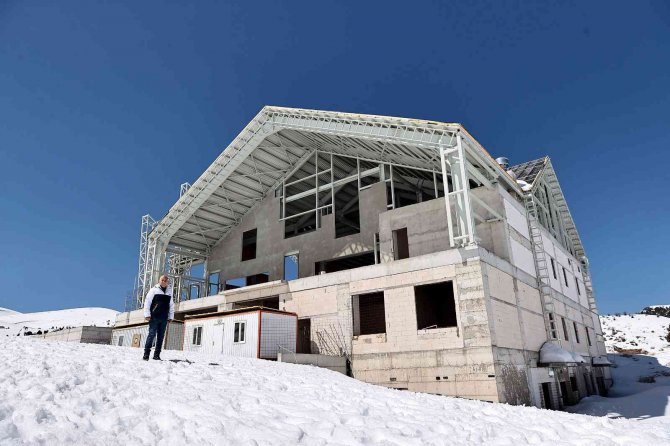 Denizli Kayak Merkezi Gelecek Sezonu Yeni Yüzüyle Karşılayacak