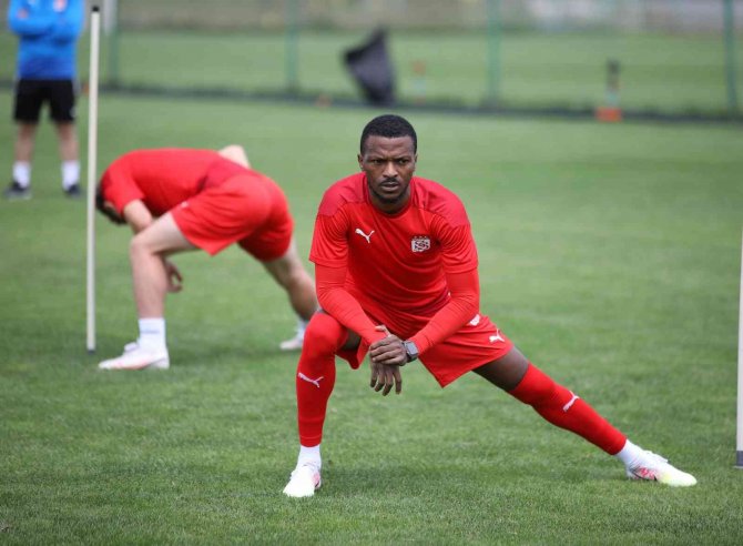 Sivasspor’da Kayode Şoku!
