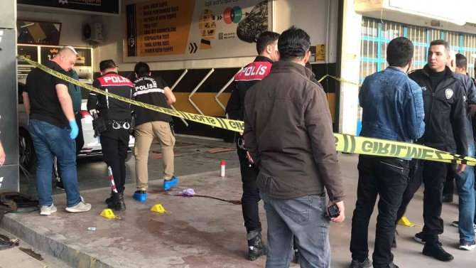 Husumetlisini Silahla Kafasından Vurup, Yanındaki Kişiyi Darp Etti