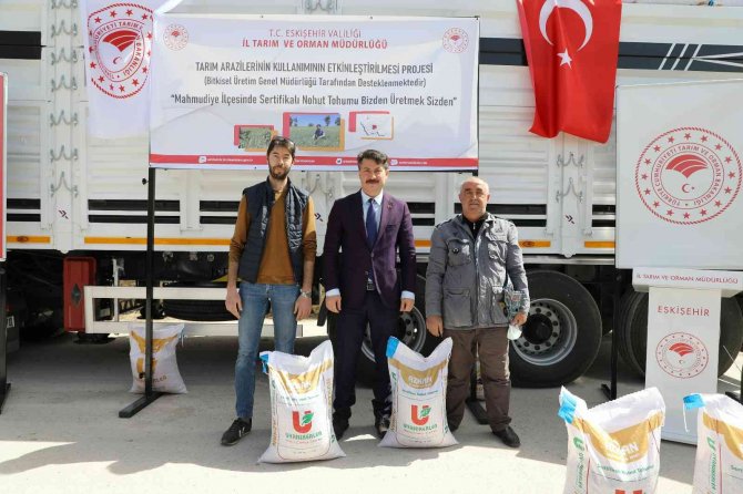 Mahmudiye’ye 33,5 Ton Nohut Tohumu Desteği