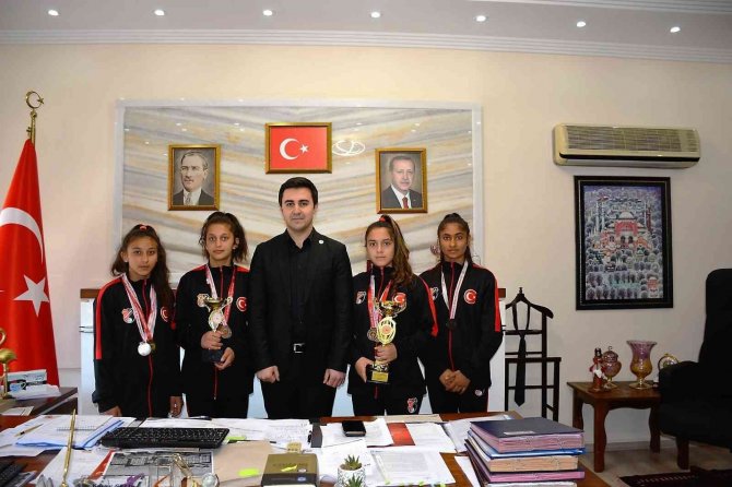 Genç Güreşçilerden Kaymakam Çelik’e Ziyaret