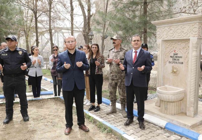 Vali Akbıyık, Şehitlerin Adı Verilen Park Ve Çeşmesini Hizmete Açtı
