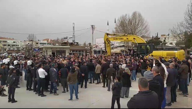 Antalya’da Kapalı Pazar Yerinde Yıkım Gerginliği