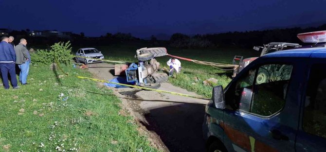 İ̇zmir’de Devrilen Traktörün Altında Kalan Karı-koca Hayatını Kaybetti