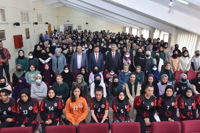Başkan Kılca: “İ̇lçemizde Eğitim Kalitesinin Artması İçin Gayretimiz Sürüyor”