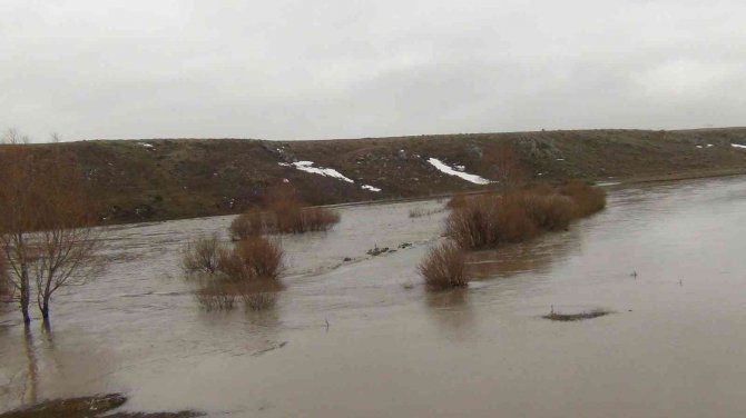 Kars’ta Sel Tehlikesi Devam Ediyor