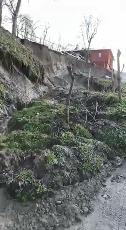 Kastamonu’da Heyelan: Ağaçlar Bile Sürüklendi