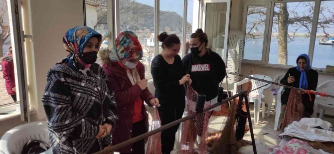 Kaymakam Atasoy “Ağ Örme” Kursunu Ziyaret Etti