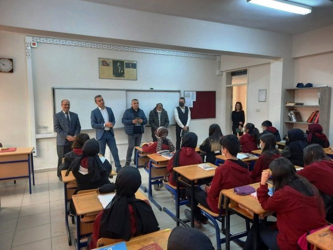 Kaymakam Çiçek, Anadolu Lisesi’nde Okuma Etkinliğine Katıldı