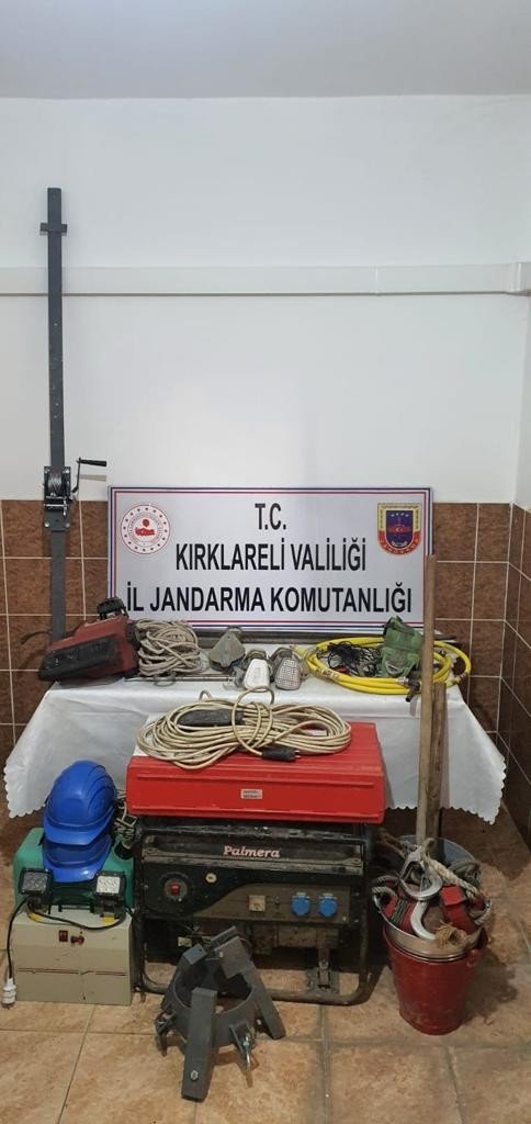 Kırklareli’nde İzinsiz Kazı Yapan 3 Şüpheli Yakalandı