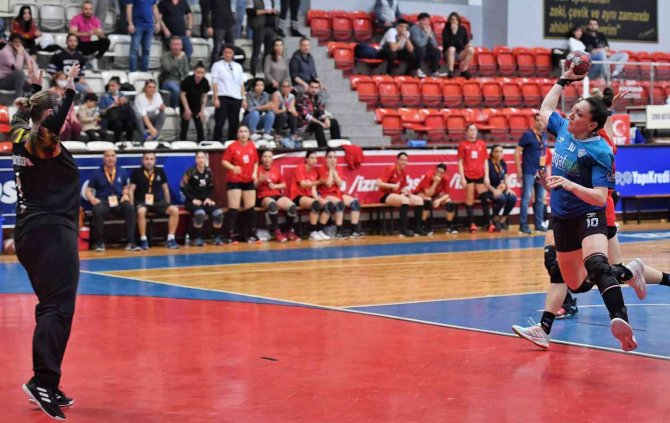 Konyaaltı İ̇zmir’den Avantajlı Döndü
