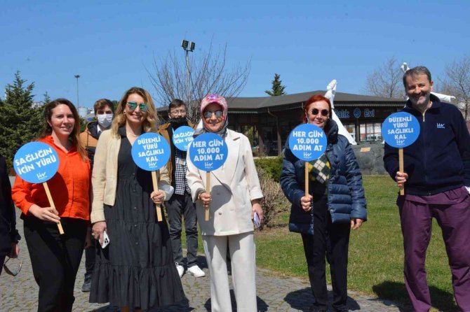 Hastane Çalışanları Sağlık İçin Yürüdü