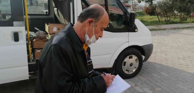 Sındırgı’da 25 Yıllık Gelenek Kapı Kapı Devam Ediyor