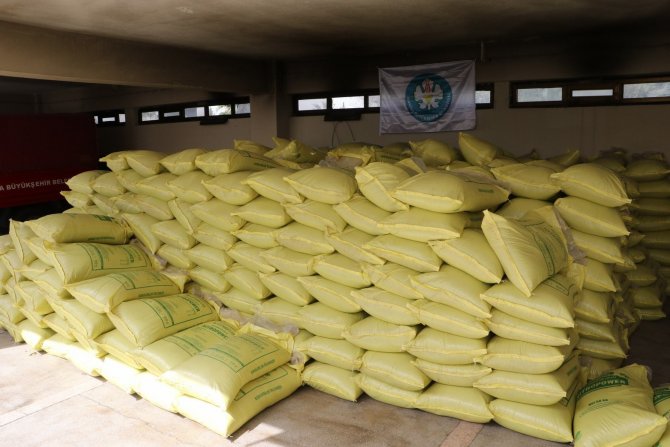 Manisalı Üreticilere Gübre Desteği Devam Ediyor