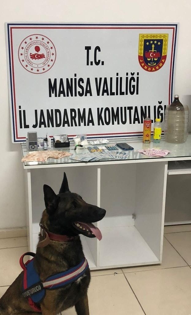 Uyuşturucu Tacirlerine Jandarmadan Operasyon