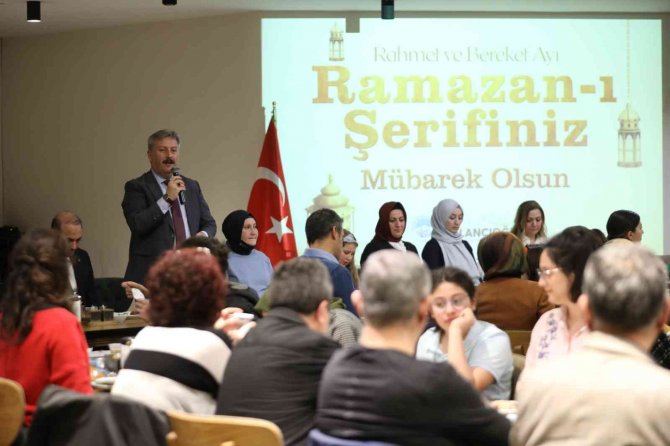 Başkan Palancıoğlu, Meclis Üyeleri Ve Aileleri İle İftar Yaptı