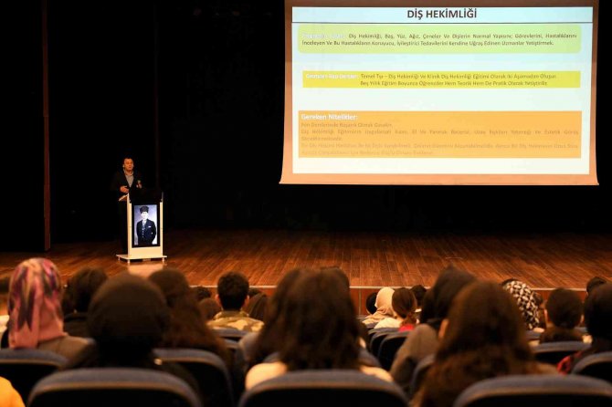 Mersin’de Öğrencilere ’Meslek Tanıtım Semineri’ Düzenlendi