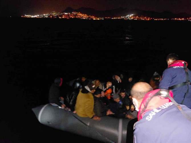 Bodrum’da 30 Düzensiz Göçmen Kurtarıldı