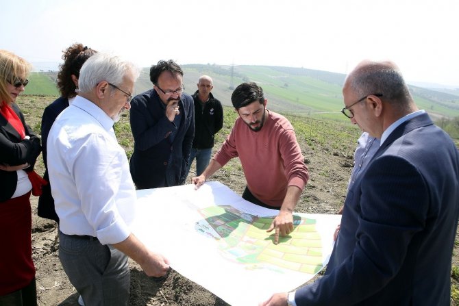 Nilüfer’de Ekoçiftlik Meyve Fidanlarıyla Donatıldı