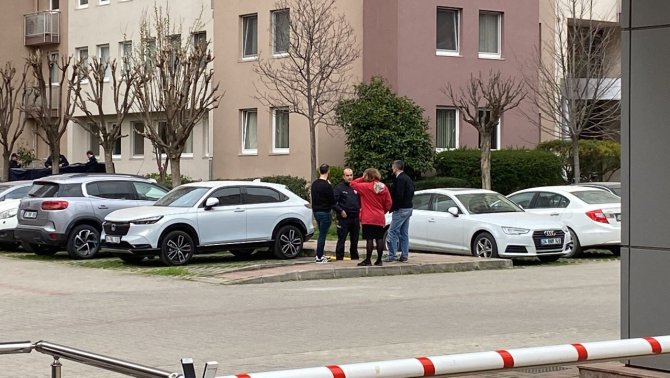 Ünlü Sanatçı Koray Candemir’in Annesi 9. Kattan Düşerek Hayatını Kaybetti