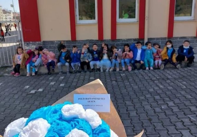 Minikler Polis Haftasını Unutmadı