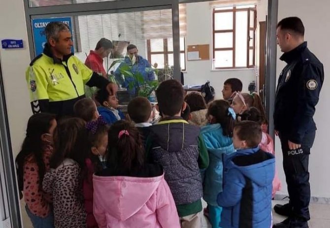 Minikler Polis Haftasını Unutmadı