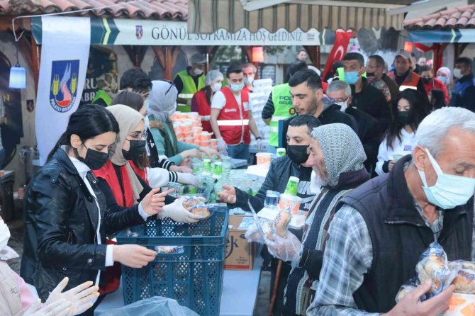 Başkan Yıldızkaya Gönül Sofrası’nda Vatandaşlarla Ve Üniversite Öğrencileriyle Buluştu