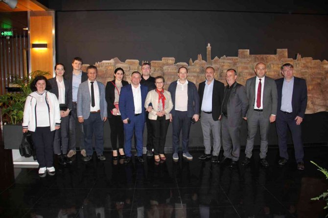 Rusya’nın Türkiye’ye Uyguladığı Yasakları Kaldırma Girişimleri İhracatçıları Heyecanlandırdı