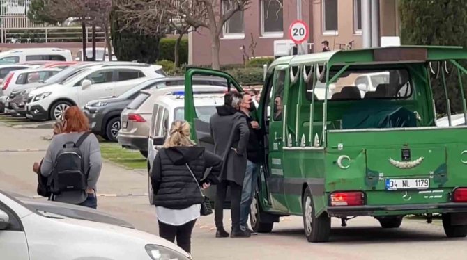Ünlü Sanatçı Koray Candemir’in Annesi 9. Kattan Düşerek Hayatını Kaybetti