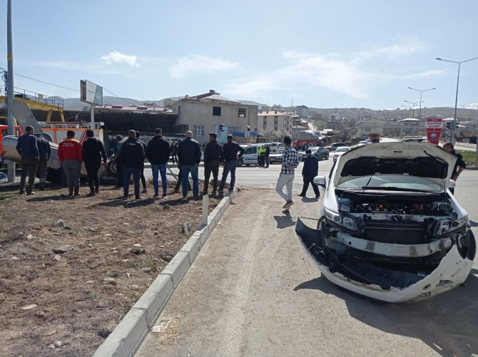 Suşehri’nde Trafik Kazası: 4 Yaralı