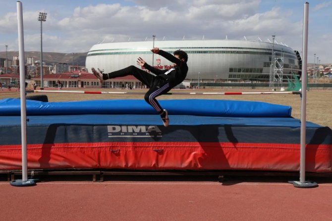 Atletizm Seçmelerinde Ter Döktüler