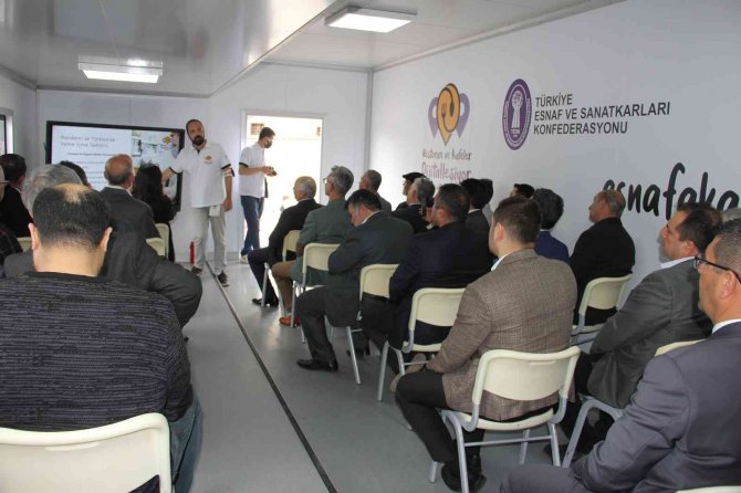 Restoran Ve Kafeler Dijitalleşiyor Projesinin Eğitim Tırı Mersin’de