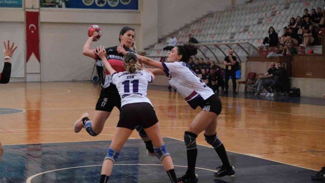 Hentbol Kadınlar 1. Lig Play - Off Müsabakaları Başladı