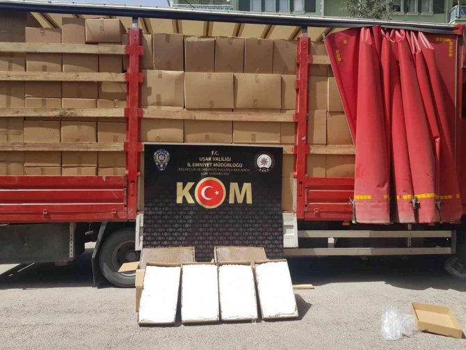 Uşak’ta 8 Milyon Kaçak Sigara Ele Geçirildi