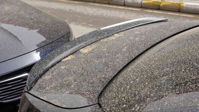 Van’da Çamur Yağdı: Araçlar Oto Yıkamada Kuyruk Oldu