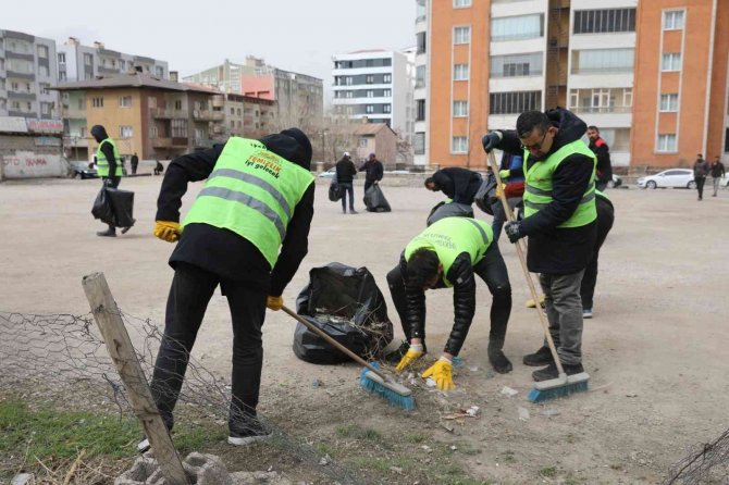 Van’da Bahar Temizlik Çalışması Başladı