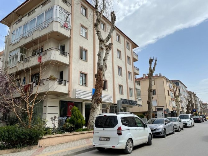 Tartıştığı Arkadaşının Boğazını Cam Parçasıyla Keserek Öldürdü