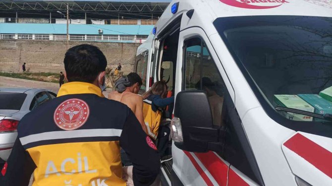 Okuldan Çıkan Öğrenci Saldırıya Uğradı: 1 Yaralı