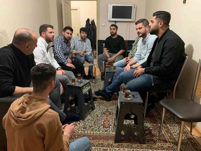 Üniversite Öğrencilerinin İftar Sofrasına Konuk Oldular