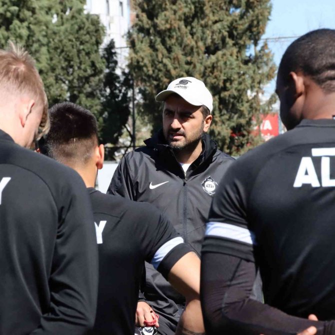 Altay, Adana Demirspor Maçının Hazırlıklarını Tamamladı