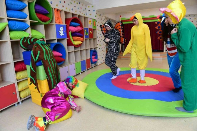 Yunus Emre Sağlık Hizmetleri Myo Ara Eleman Değil Aranan Mezunlar Yetiştiriyor