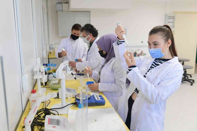 Yunus Emre Sağlık Hizmetleri Myo Ara Eleman Değil Aranan Mezunlar Yetiştiriyor