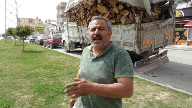 Tehlike Saçan Kamyon Sürücüsünden Gazetecilere ‘Dizi Mi Yapacaksın’ Tepkisi