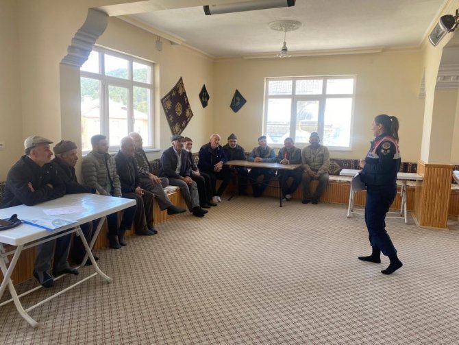 Jandarmadan Vatandaşlara ‘Orman Yangını’ Eğitimi