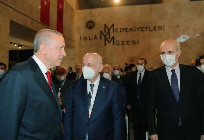 Cumhurbaşkanı Erdoğan: “Milletimizi Küresel Rüzgarların Önünde Savurmak İsteyenlere İnşallah Meydanı Bırakmayacağız”